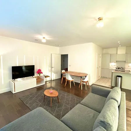 Wishie Homes- Entire Unit Next To Luas Train Stop * דבלין